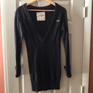 Elongated v-neck sweater